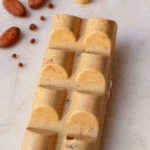 Barra de chocolate cookie 'n' cream recheada - Imagem 2