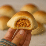 Esfiha de tomate seco com ricota de tofu